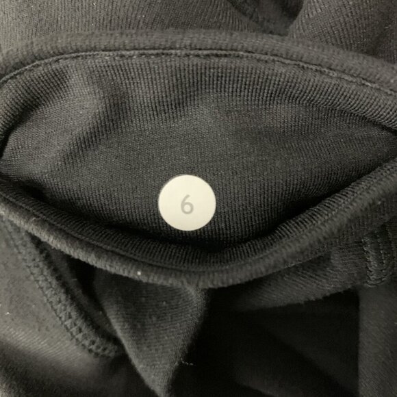Lululemon Crop Leggings Black Gray Colorblock High Rise Athletic 6 - Picture 7 of 7
